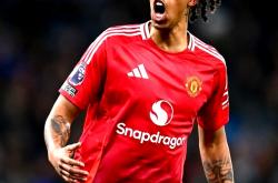 开云体育入口-转会传闻引发球队内部不满情绪