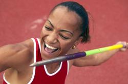 开云在线直播-防守的艺术，当詹姆斯在马刺对阵广厦的舞台上锁死对手