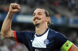 开云体育直播-红魔粉碎蓝月，枪手新星闪耀德甲，足球之夜的权力更迭