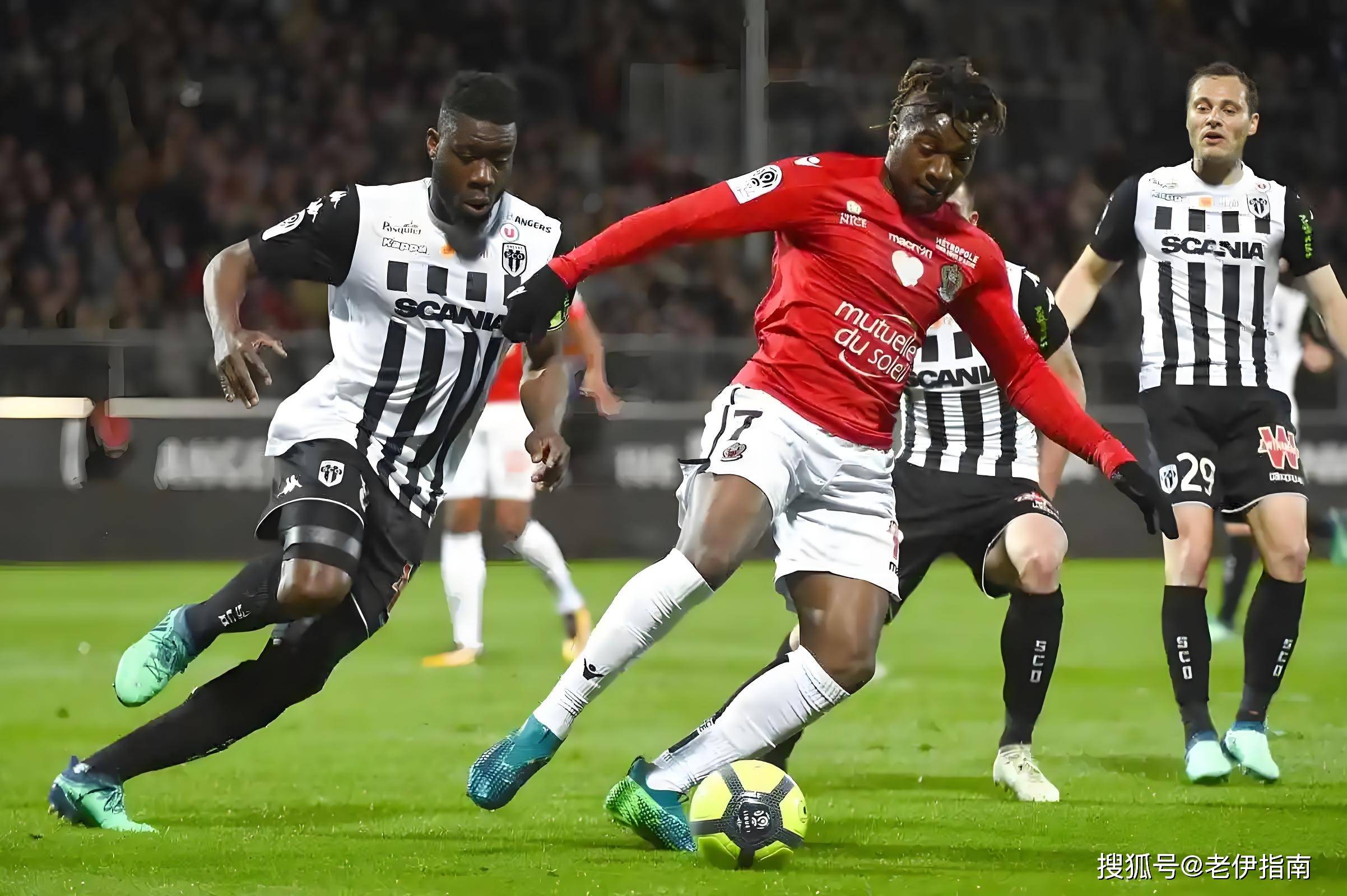 包含昂热队伍在比赛中展现出强大实力的词条 包含昂热队伍在比赛中展现出强大实力的词条