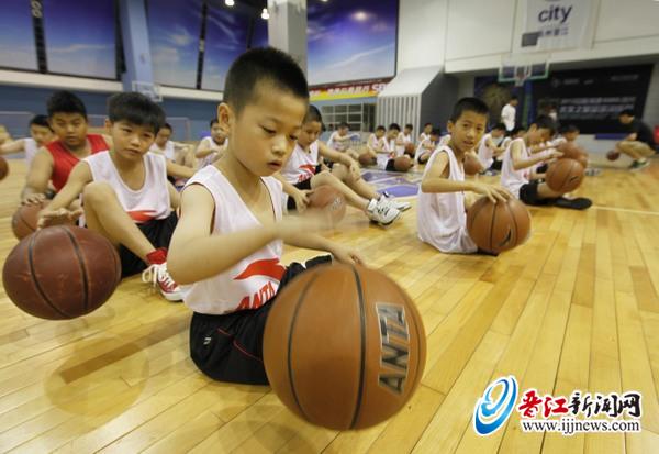 我国篮球培训机构邀请国外篮球名帅授课的简单介绍 我国篮球培训机构邀请国外篮球名帅授课的简单介绍