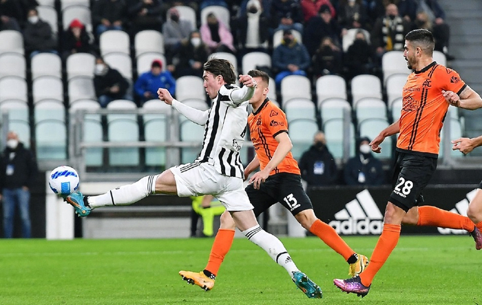 包含尤文图斯客场不敌桑普多利亚，遭遇意外失利的词条