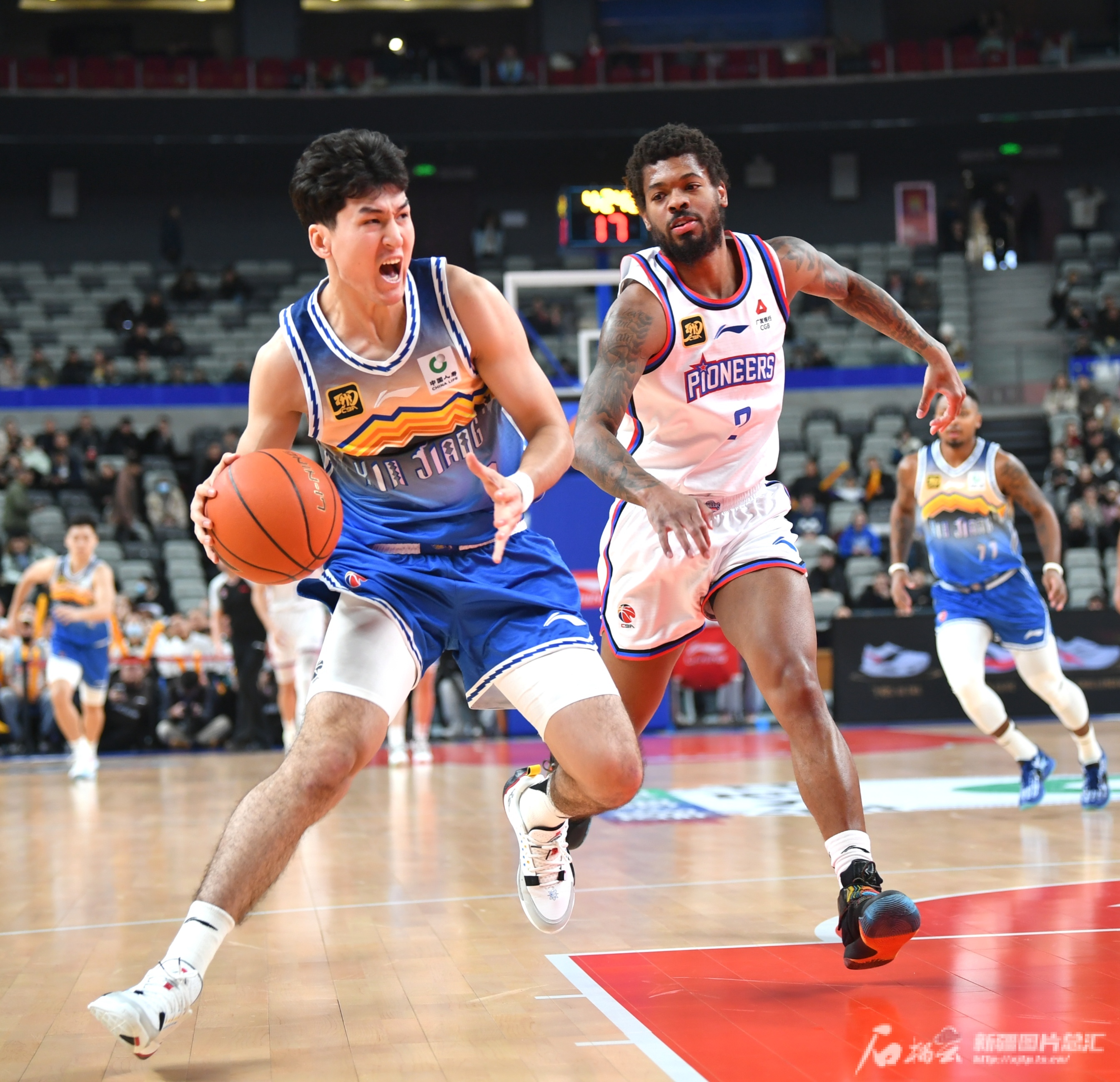 新疆队大胜一场，球员表现出色的简单介绍