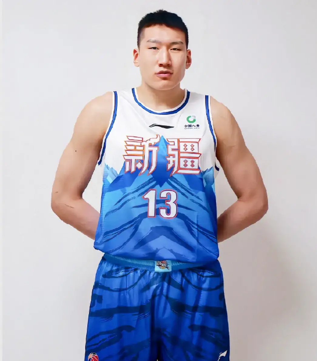 新疆队大胜一场，球员表现出色的简单介绍