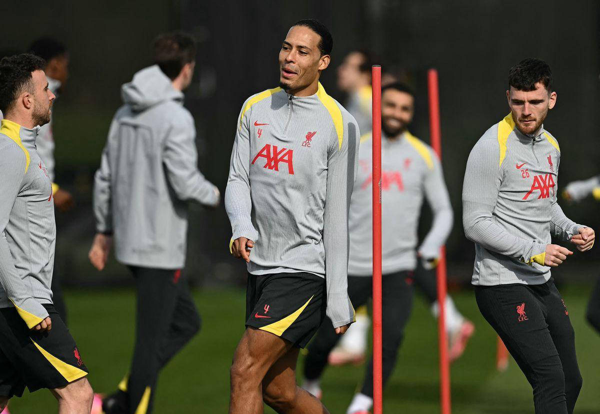 包含南安普顿队的精英阵容，备受球迷称赞和赞誉的词条