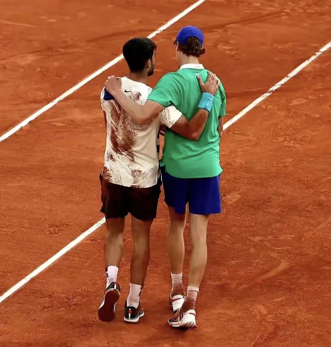 西班牙网球队翻盘法国网球队，克耶高斯制霸全场的简单介绍