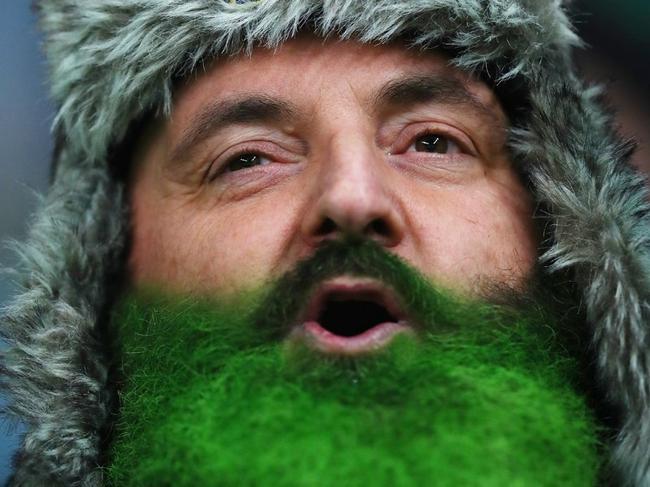 加拿大轻取巴萨，格纳布里完成帽子戏法的简单介绍