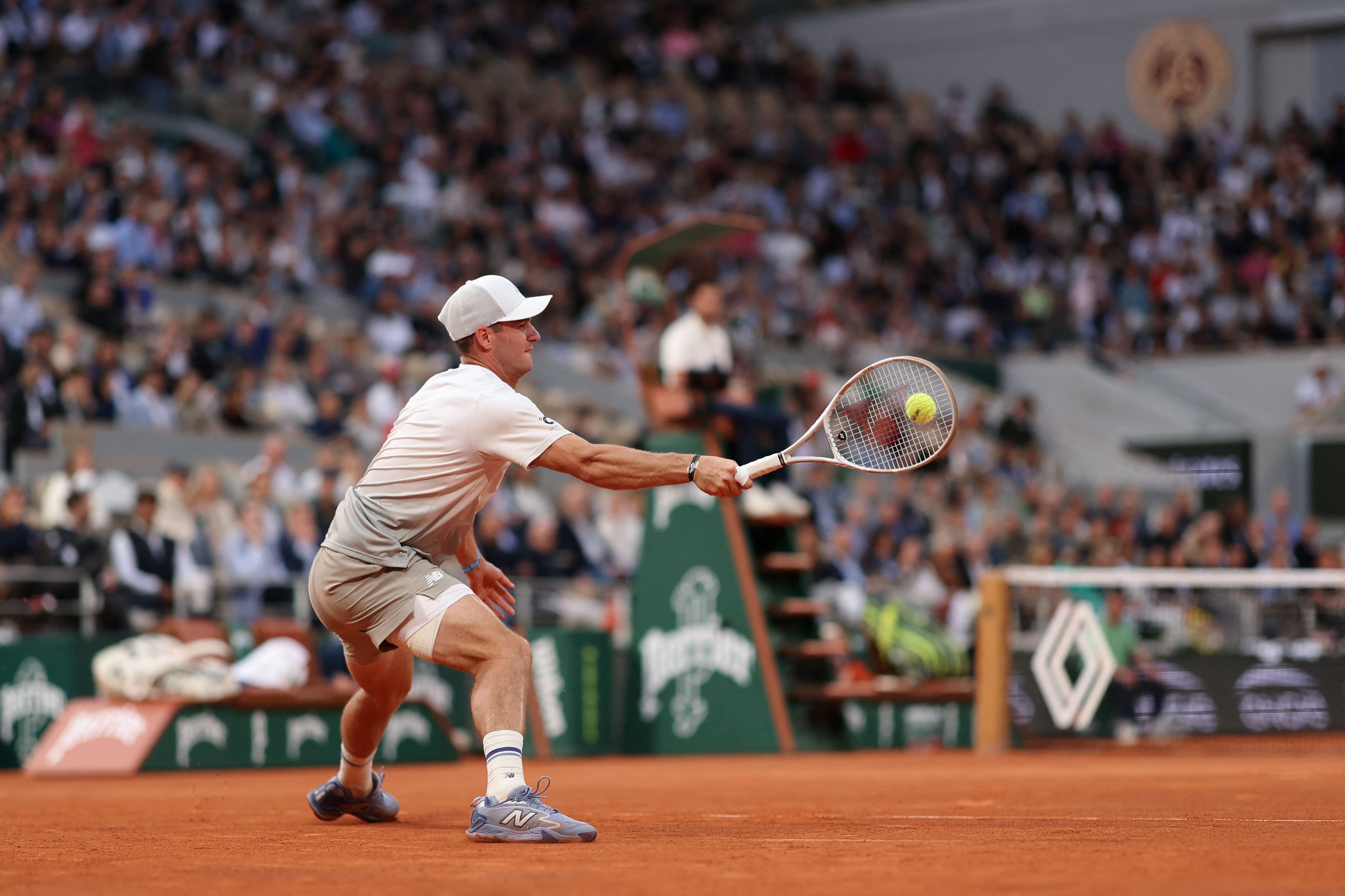 德国网球队鏖战法国网球队，阿尔卡拉斯三分雨点燃全场的简单介绍