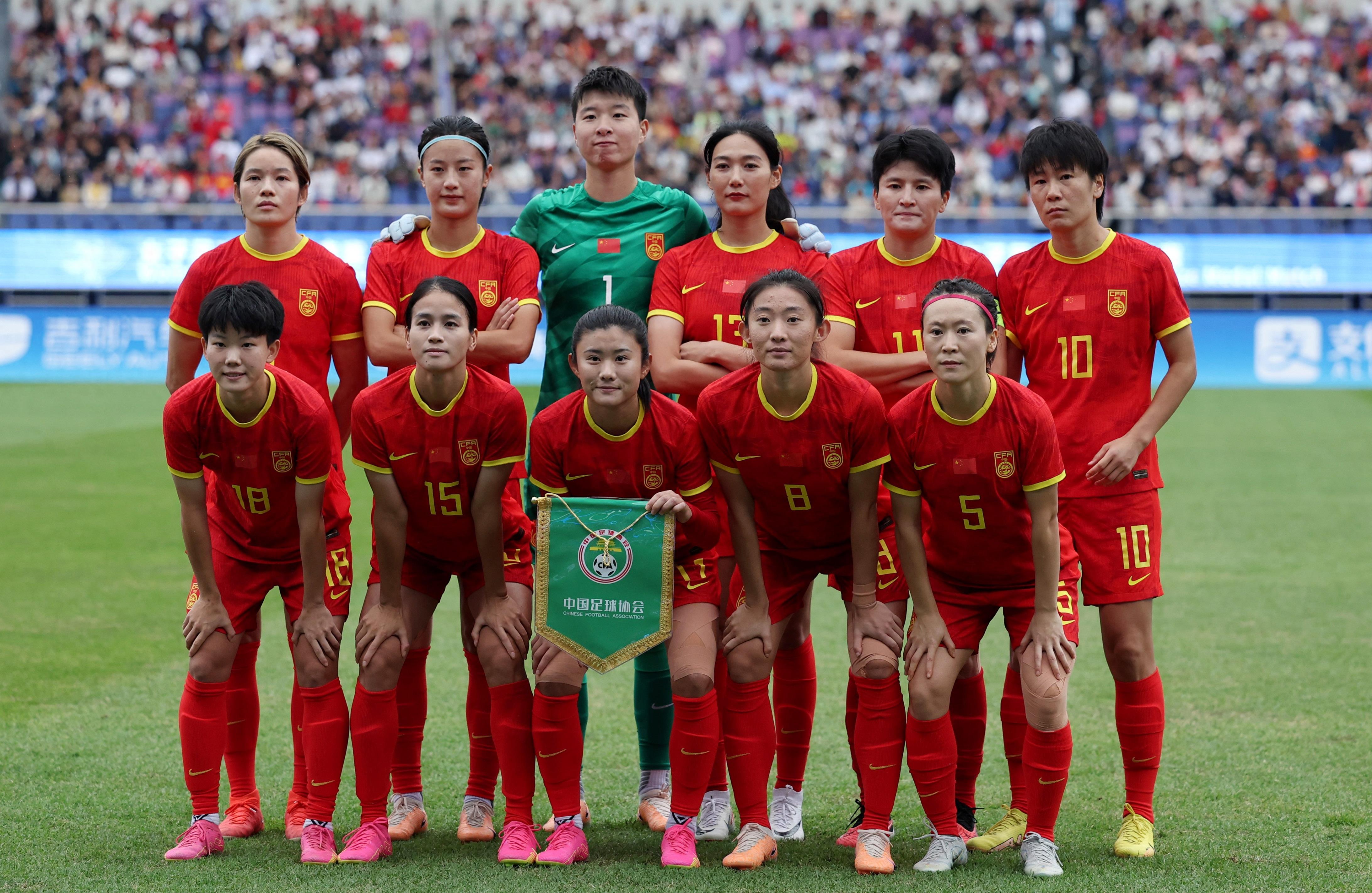 中国女足再获胜利，展现团队凝聚力的简单介绍