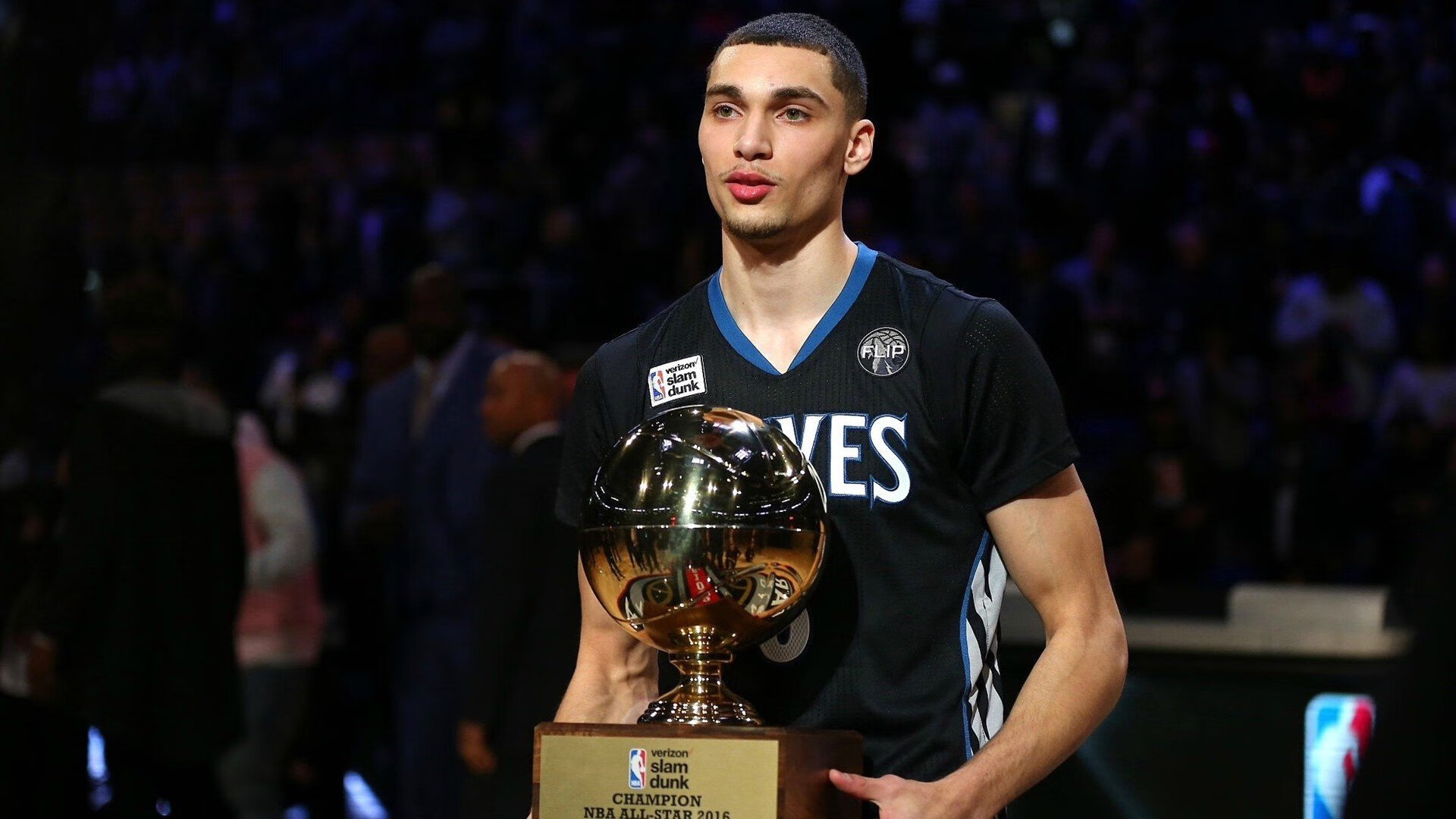 西亚卡姆爆发难救主,火箭末节觉醒带走魔术