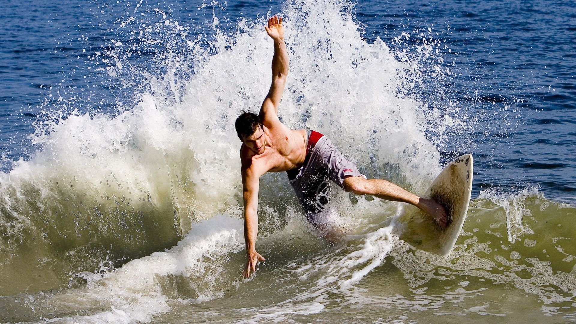 东决关键战之夜,拉亚,攻防转换的隐形心脏