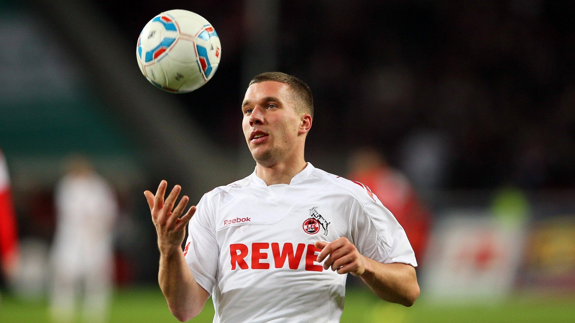 维尼修斯一剑封喉，巴黎轻取拜仁背后的战术革命与个人英雄主义